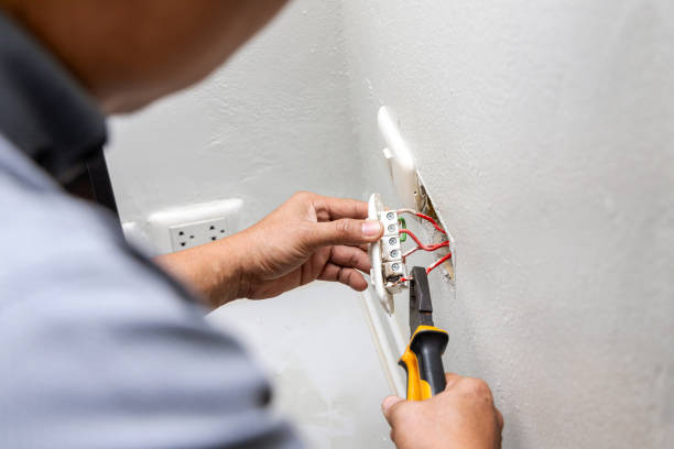 Best Local Electrician Companies  in St Matthews, SC
